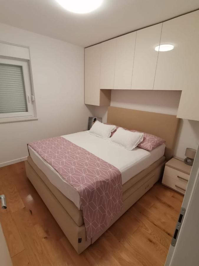 Апартаменти Apartman Rita Макарська Екстер'єр фото