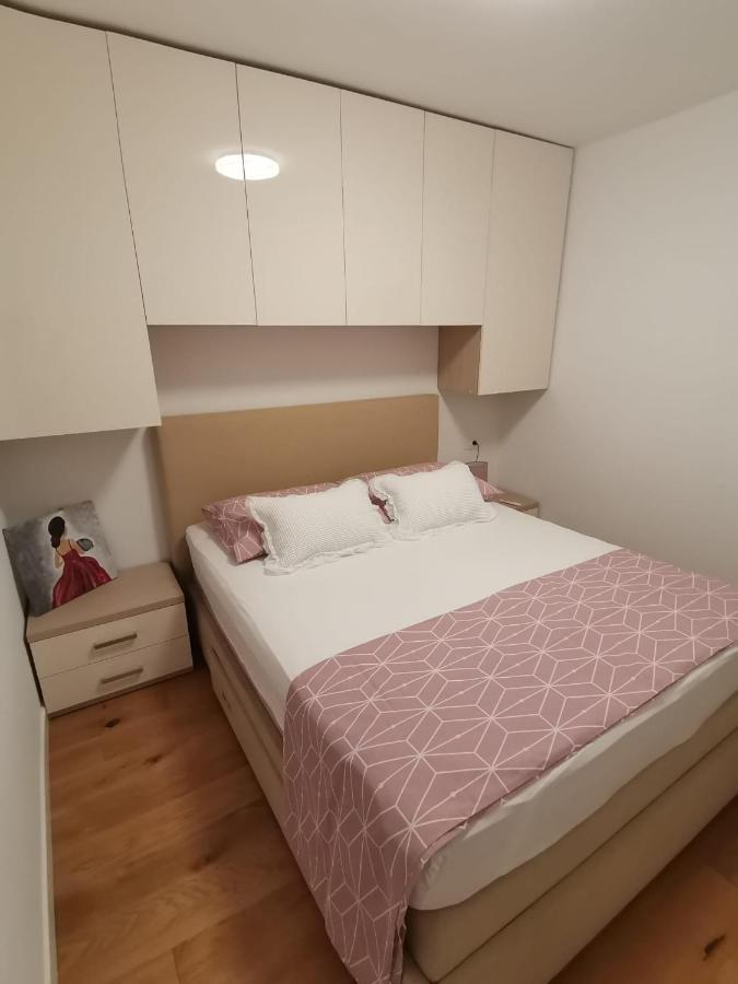 Апартаменти Apartman Rita Макарська Екстер'єр фото